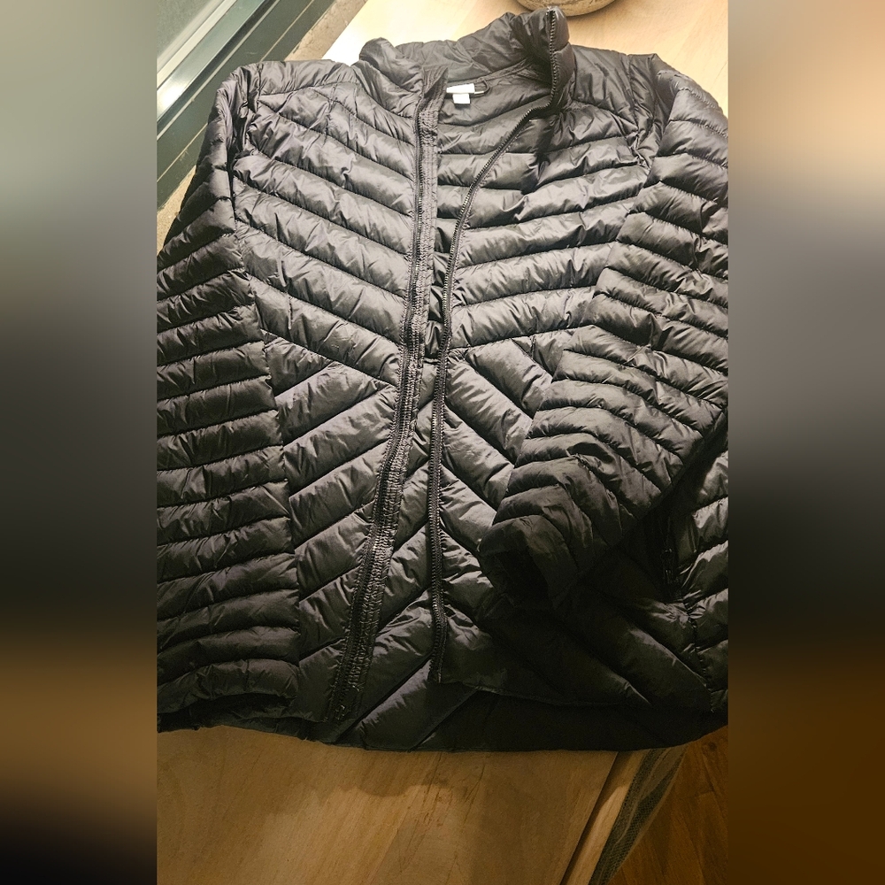 All in Motion Women's Black Puffer Jacket - Excellent Condition